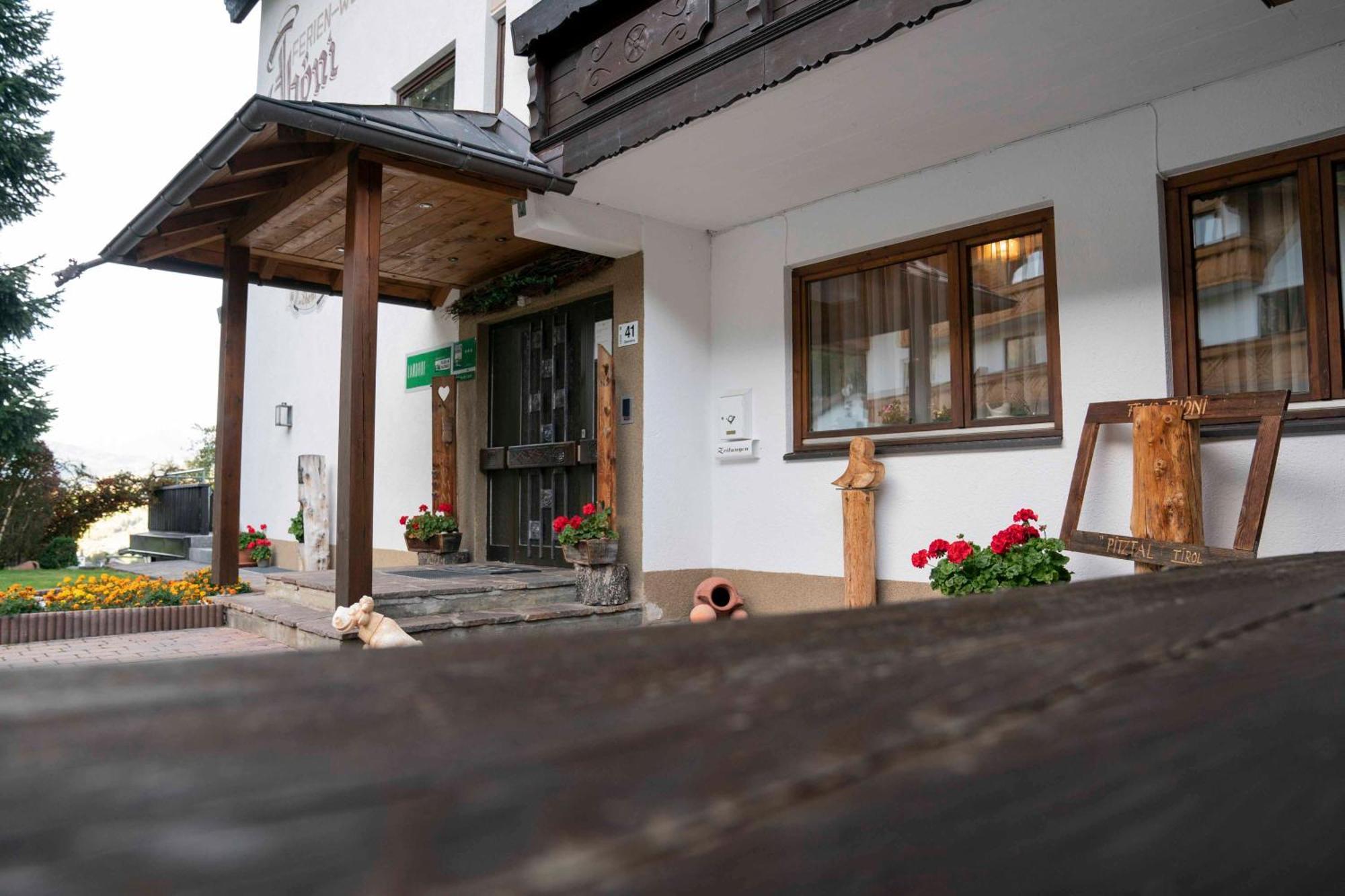Ferienwohnungen Monja Und Dietmar Thoeni Arzl im Pitztal Dış mekan fotoğraf